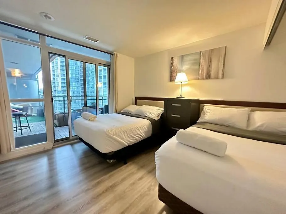 Corner Suite Courtyard View 4 Real Beds Toronto